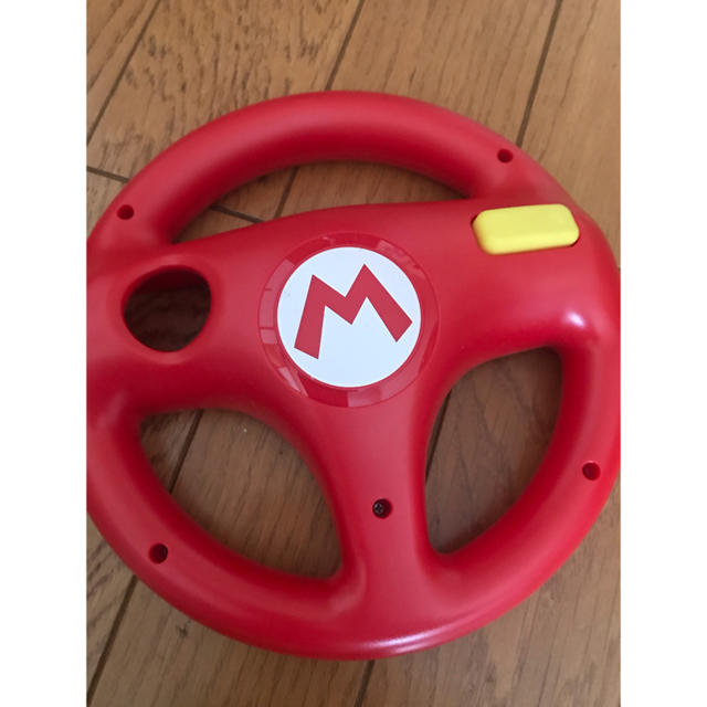 Wii U(ウィーユー)のマリオカート Wiiu ハンドル 美品 エンタメ/ホビーのゲームソフト/ゲーム機本体(家庭用ゲーム機本体)の商品写真