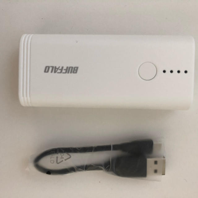 Buffalo(バッファロー)のモバイルバッテリー　BUFFALO  5200mAh スマホ/家電/カメラのスマートフォン/携帯電話(バッテリー/充電器)の商品写真