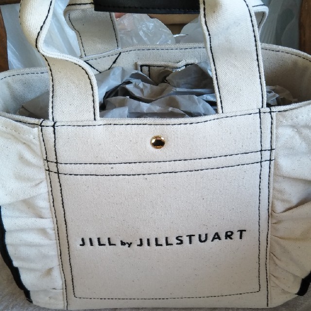 JILL by JILLSTUART(ジルバイジルスチュアート)のフリルキャンバストート小さいサイズホワイト レディースのバッグ(トートバッグ)の商品写真