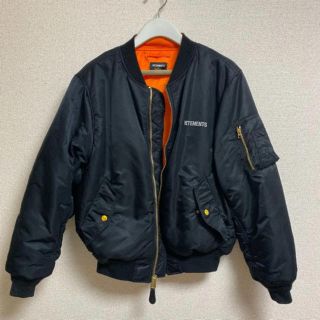 アルファインダストリーズ(ALPHA INDUSTRIES)のVETEMENTS(フライトジャケット)