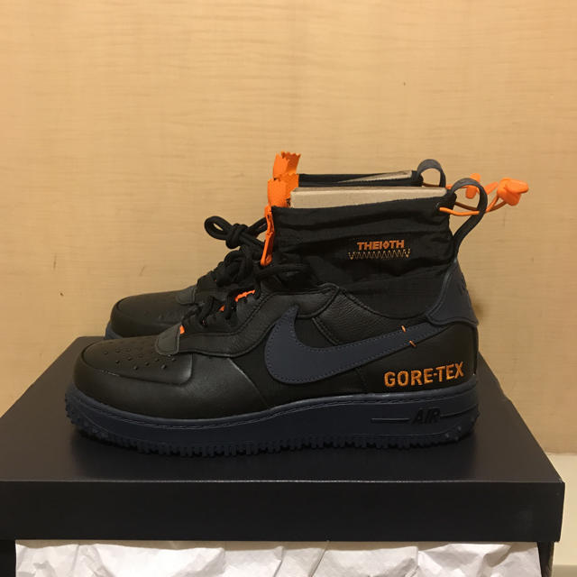 NIKE(ナイキ)のNIKE エアフォース1 WTR GORE-TEX 黒 27cm メンズの靴/シューズ(スニーカー)の商品写真