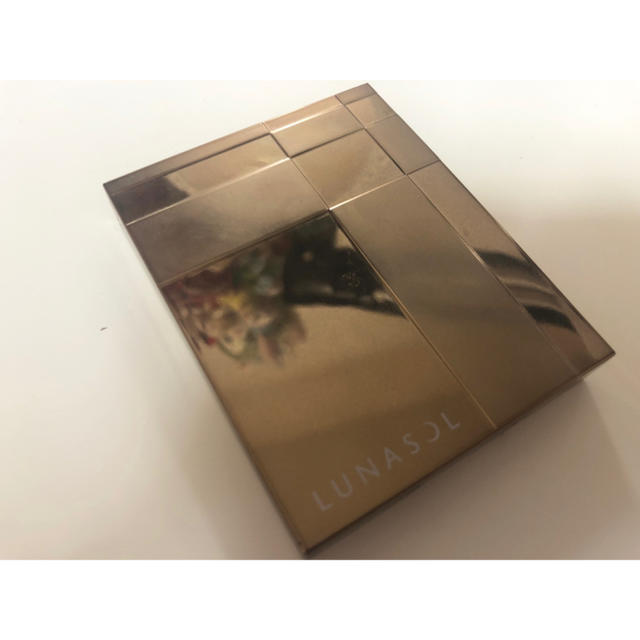 LUNASOL(ルナソル)のルナソル スキンモテリングアイズ 01 コスメ/美容のベースメイク/化粧品(アイシャドウ)の商品写真
