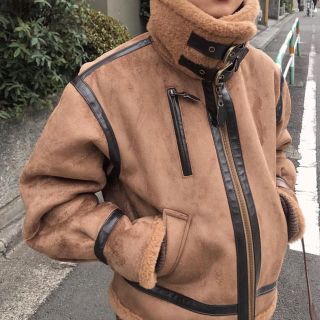 アメリヴィンテージ(Ameri VINTAGE)のcamel flight jacket(ムートンコート)