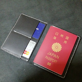 【ハンドメイド】黒革のパスポートケース(旅行用品)