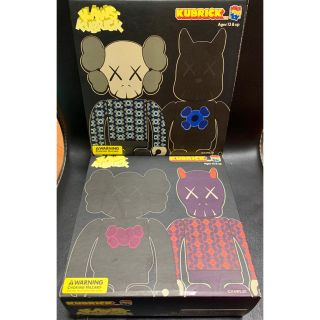 メディコムトイ(MEDICOM TOY)のkaws Kubrick  キューブリック 1&2 セット  フィギュア(キャラクターグッズ)