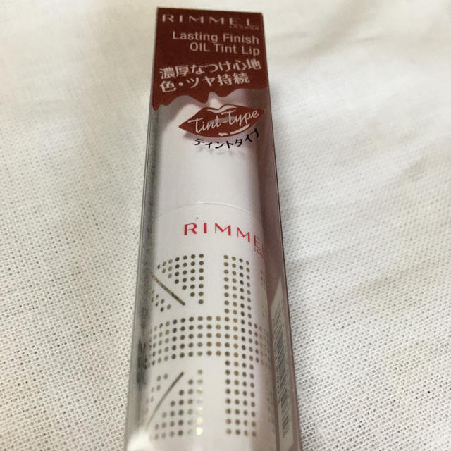 RIMMEL(リンメル)の【店頭品薄】リンメル　ラスティングフィニッシュ　オイルティントリップ　004 コスメ/美容のベースメイク/化粧品(口紅)の商品写真