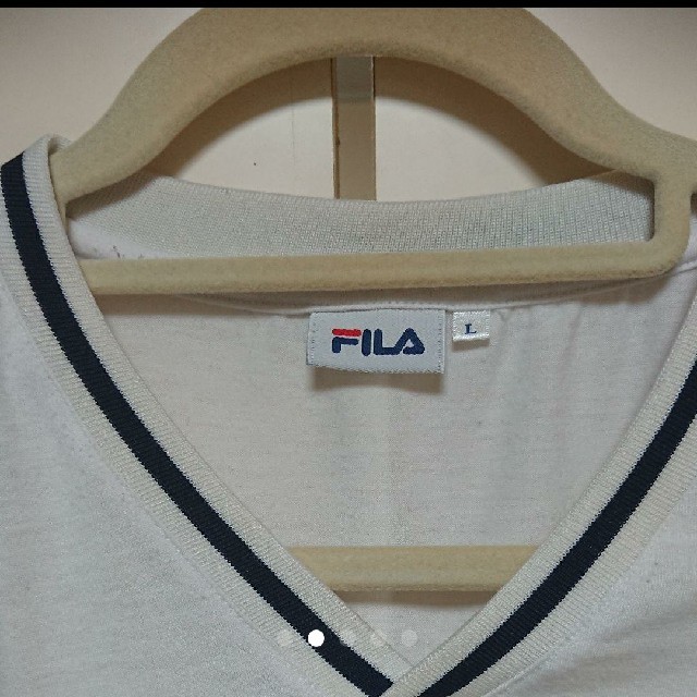 FILA(フィラ)のFILA VネックTシャツ メンズのトップス(Tシャツ/カットソー(半袖/袖なし))の商品写真