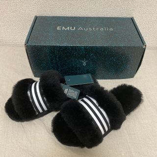 エミュー(EMU)の【新品】エミュー　ファーサンダル　ブラック　23センチ(サンダル)