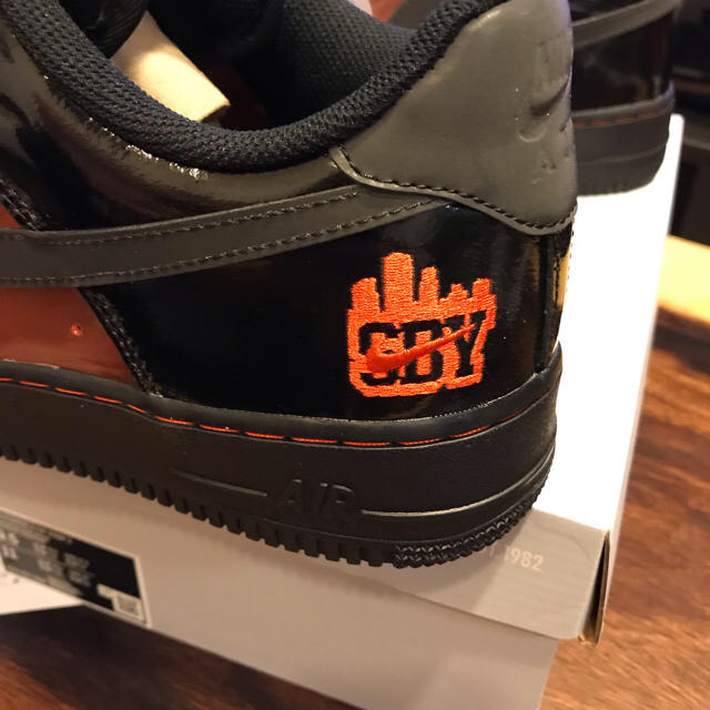 NIKE(ナイキ)のNIKE AIR FORCE 1 LOW "SHIBUYA HALLOWEEN" メンズの靴/シューズ(スニーカー)の商品写真