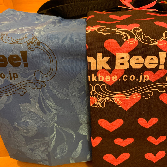 Think Bee!(シンクビー)の[くまくま様専用] Think Bee! シガレットポーチ　クリスマスツリー柄 レディースのファッション小物(ポーチ)の商品写真