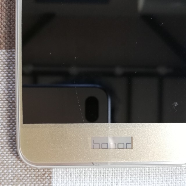 ANDROID(アンドロイド)のHUAWEI honor8 ゴールド(ジャンク) スマホ/家電/カメラのスマートフォン/携帯電話(スマートフォン本体)の商品写真