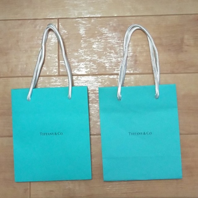 Tiffany & Co.(ティファニー)のティファニー　紙袋（小）　まとめ売り レディースのバッグ(ショップ袋)の商品写真