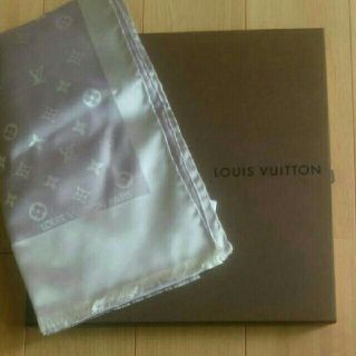 ルイヴィトン(LOUIS VUITTON)のルイヴィトン　スカーフ　モノグラム　シルク　箱付き(バンダナ/スカーフ)