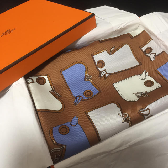 【逸品】
Hermes 本物✨エルメスのマキシツイリーです(^-^) - バンダナ/スカーフ 【逸品】
Hermes 本物✨エルメスのマキシツイリーです(^-^) - バンダナ/スカーフ