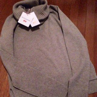 ユニクロ(UNIQLO)のイネス カシミヤタートル(ニット/セーター)