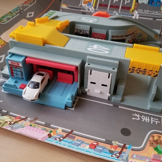 Takara Tomy トミカ にぎやかサウンドタウン の通販 By Kure S Shop タカラトミーならラクマ