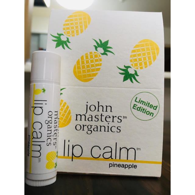 John Masters Organics(ジョンマスターオーガニック)の【新品・未開封】ジョン マスター オーガニック リップ （4本） コスメ/美容のスキンケア/基礎化粧品(リップケア/リップクリーム)の商品写真