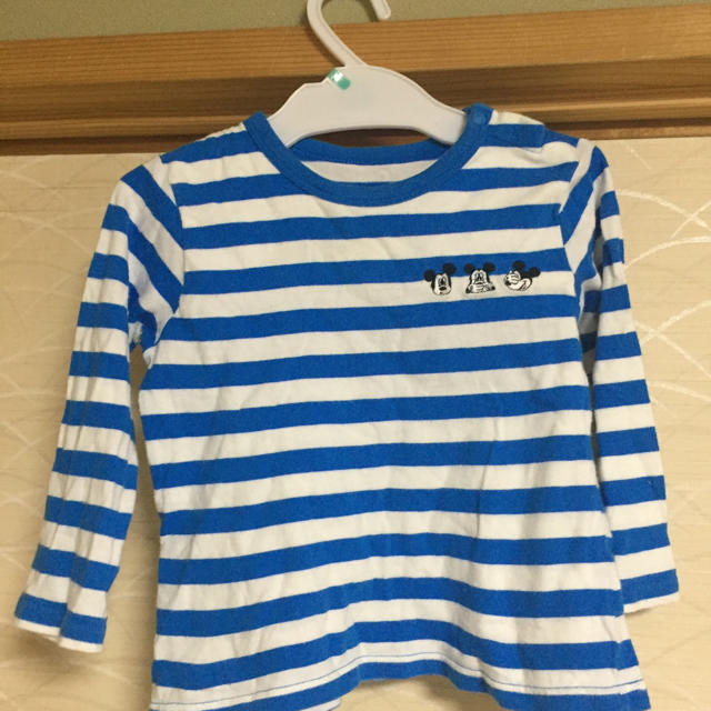 UNIQLO(ユニクロ)のユニクロ ロンT ミッキー キッズ/ベビー/マタニティのキッズ服男の子用(90cm~)(Tシャツ/カットソー)の商品写真