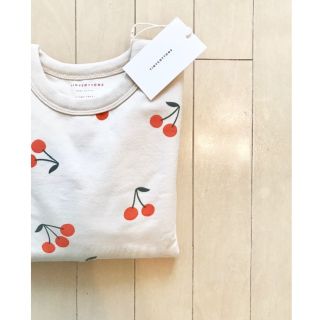 キャラメルベビー&チャイルド(Caramel baby&child )の新品✦ラスト1点 tinycottons チェリー柄 スウェット 正規品(Tシャツ/カットソー)