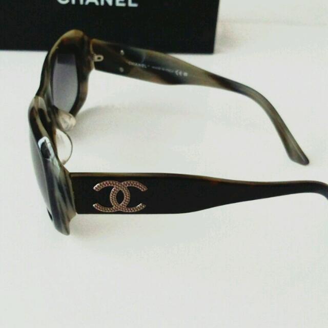 CHANEL(シャネル)の8月いっぱいこの値段！正規品！サングラス レディースのファッション小物(サングラス/メガネ)の商品写真