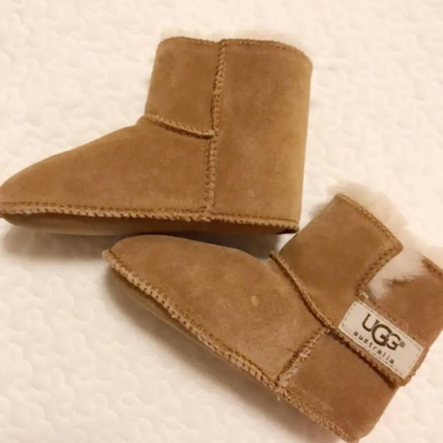 UGG(アグ)のUGG ベビーブーツ キッズ/ベビー/マタニティのベビー靴/シューズ(~14cm)(ブーツ)の商品写真