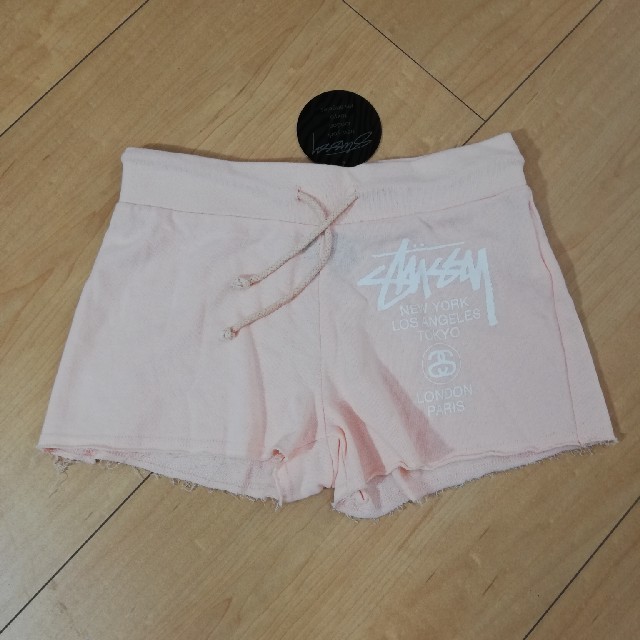 STUSSY(ステューシー)のSTUSSYのショートスウェットパンツ！新品！
 レディースのパンツ(ショートパンツ)の商品写真