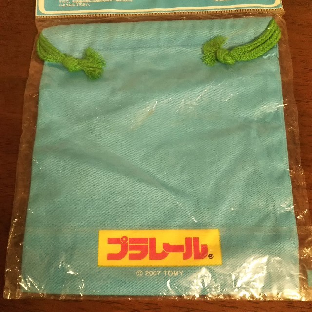 Takara Tomy(タカラトミー)の新品 プラレール 巾着 新幹線 ブルー  乗り物 電車  子供 給食袋 TOMY キッズ/ベビー/マタニティのこども用バッグ(ランチボックス巾着)の商品写真