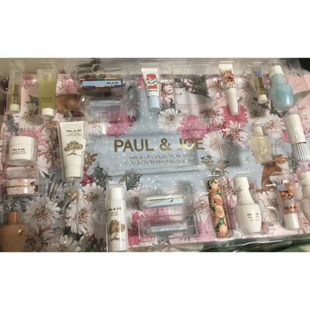 Paul Joe ポール ジョー クリスマスコフレ アドベントカレンダーの通販 By みこ S Shop ポールアンドジョーならラクマ Paul Joe ポール ジョー クリスマスコフレ アドベントカレンダーの通販 By みこ S Shop ポールアンドジョーならラクマ