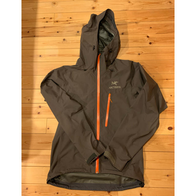 ARC'TERYX(アークテリクス)のアークテリクス　アルファ　SLジャケット　men's S メンズのジャケット/アウター(マウンテンパーカー)の商品写真