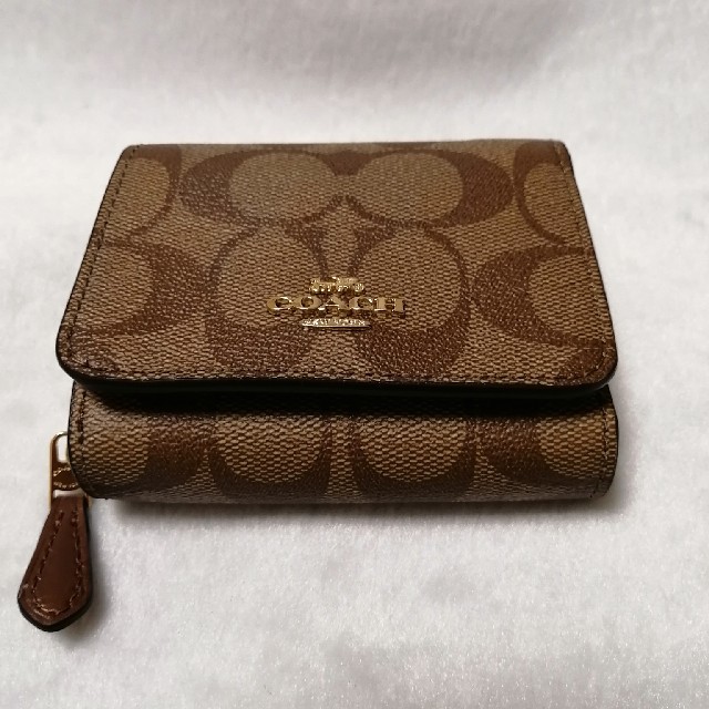 ★新品未使用★COACH　三つ折り財布！