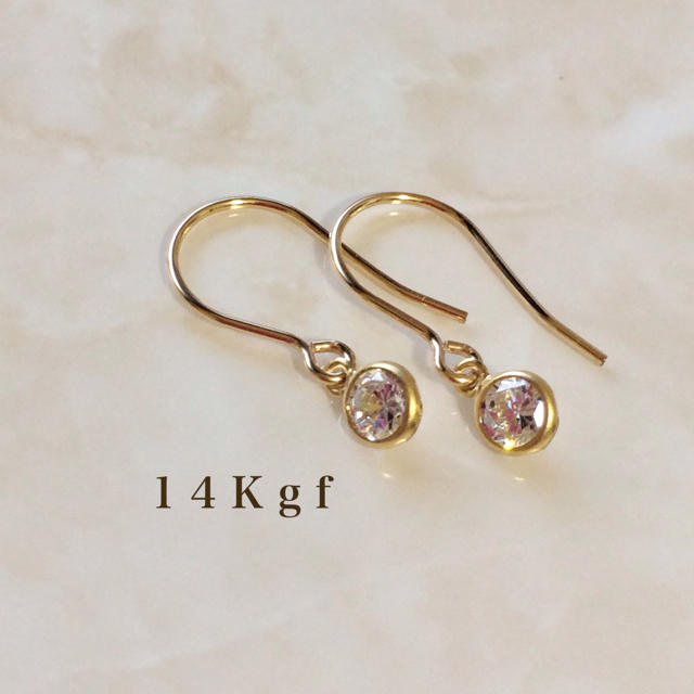 IENA(イエナ)の14Kgf／K14gf 一粒ダイヤCZフックピアス／一粒ダイヤピアス 4ミリ レディースのアクセサリー(ピアス)の商品写真