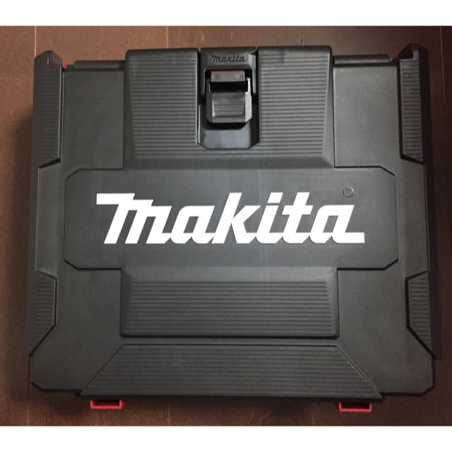 Makita(マキタ)のマキタ40V充電式インパクトドライバTD001GDXAP/交互アダプタADP10 スポーツ/アウトドアの自転車(工具/メンテナンス)の商品写真