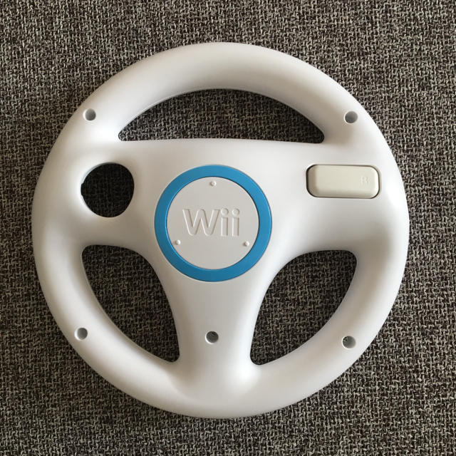 Wii(ウィー)のWii＊リモコン＊ハンドル＊マリオカート＊カバー＊美品 エンタメ/ホビーのゲームソフト/ゲーム機本体(家庭用ゲーム機本体)の商品写真