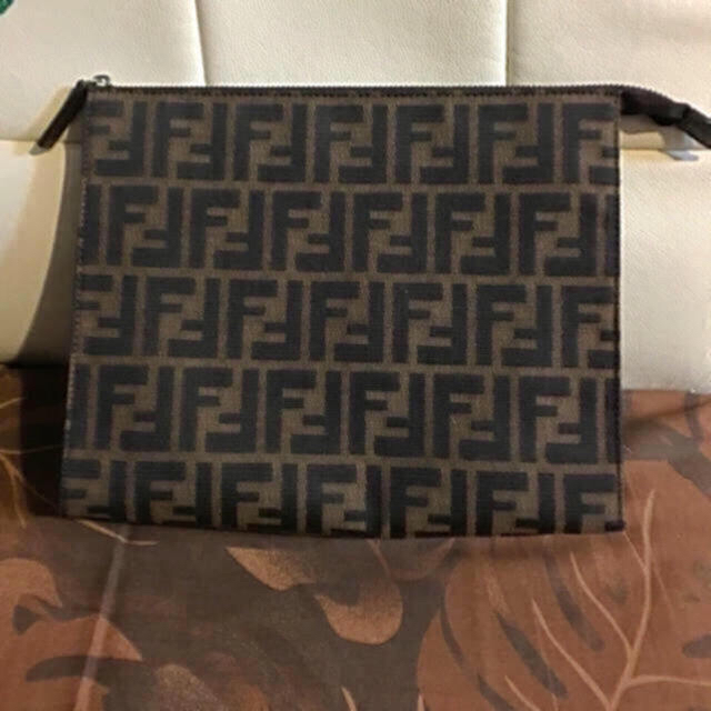 FENDI(フェンディ)のFENDI  フェンディ　セカンドバッグ　ズッカ柄　正規品　ヴィンテージ メンズのバッグ(セカンドバッグ/クラッチバッグ)の商品写真