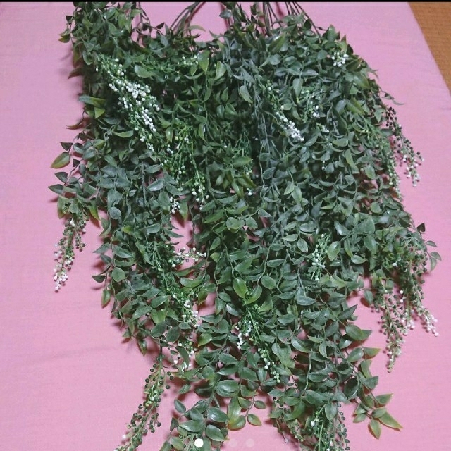 ディスプレイ グリーン ツタ 造花 4束 エンタメ/ホビーのアート用品(その他)の商品写真