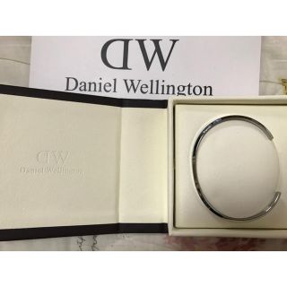 ダニエルウェリントン(Daniel Wellington)の   （箱付き）DWダニエルウェリントンバングルシルバーL(バングル/リストバンド)