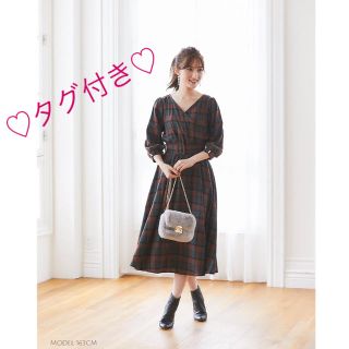 トッコ(tocco)のレトロフェミニンに装うベルト付きチェック柄カシュクールワンピース(ロングワンピース/マキシワンピース)