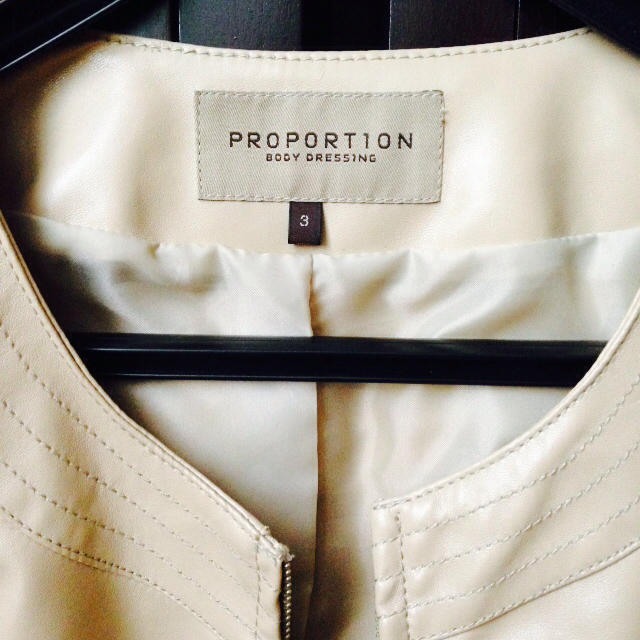 PROPORTION BODY DRESSING(プロポーションボディドレッシング)の美品 プロポ フェイクレザージャケット  レディースのジャケット/アウター(ノーカラージャケット)の商品写真