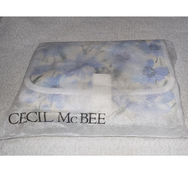 CECIL McBEE(セシルマクビー)のCECIL McBEE 花柄ポーチ☆ レディースのファッション小物(ポーチ)の商品写真