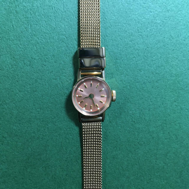 H.P.FRANCE(アッシュペーフランス)の【購入者の方が決まっています】induna 腕時計 ピンクゴールド レディースのファッション小物(腕時計)の商品写真