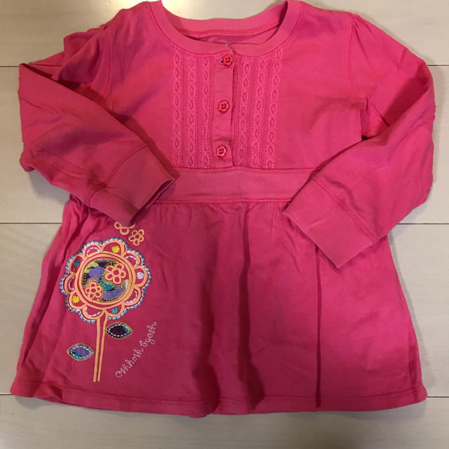 OshKosh(オシュコシュ)のオシュコシュ ロンt90 キッズ/ベビー/マタニティのキッズ服女の子用(90cm~)(Tシャツ/カットソー)の商品写真