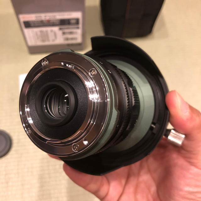 中古美品 KOWA PROMINAR 8.5mm F2.8 グリーン スマホ/家電/カメラのカメラ(レンズ(単焦点))の商品写真