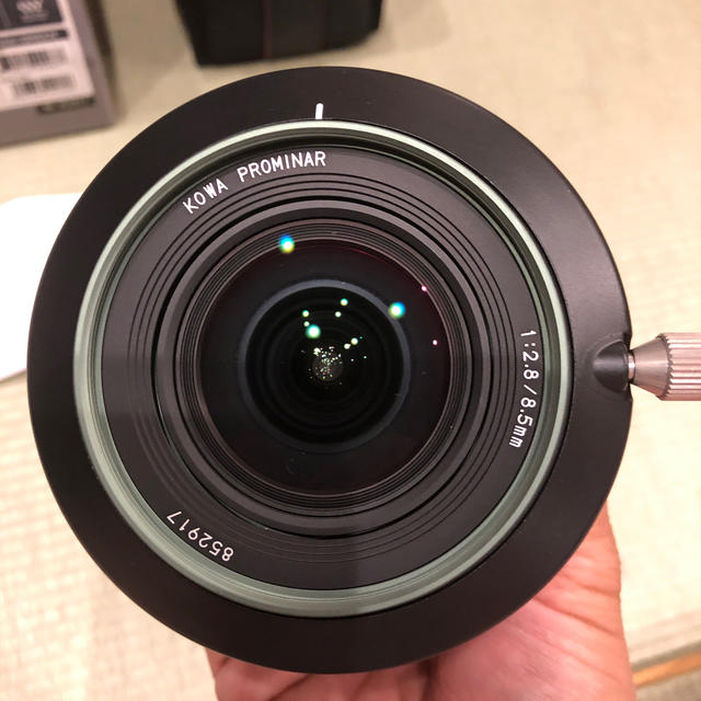 中古美品 KOWA PROMINAR 8.5mm F2.8 グリーン スマホ/家電/カメラのカメラ(レンズ(単焦点))の商品写真