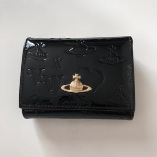 ヴィヴィアンウエストウッド(Vivienne Westwood)のヴィヴィアンウエストウッド折りたたみ財布　エナメル　黒(財布)