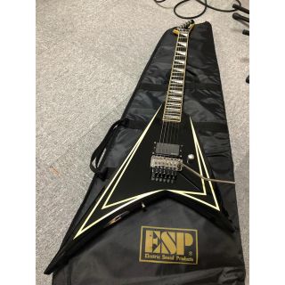 イーエスピー(ESP)のESP EDWARDS  エレキギター(エレキギター)