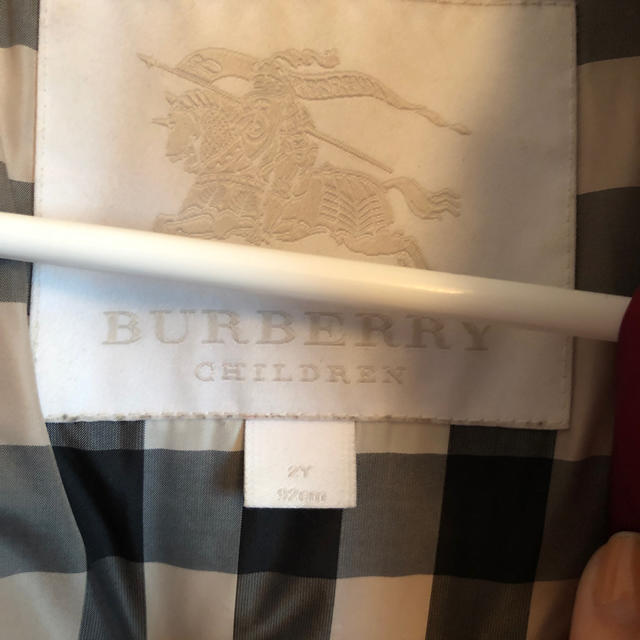 BURBERRY(バーバリー)のバーバリー ナイロンコート 2a キッズ/ベビー/マタニティのキッズ服女の子用(90cm~)(コート)の商品写真