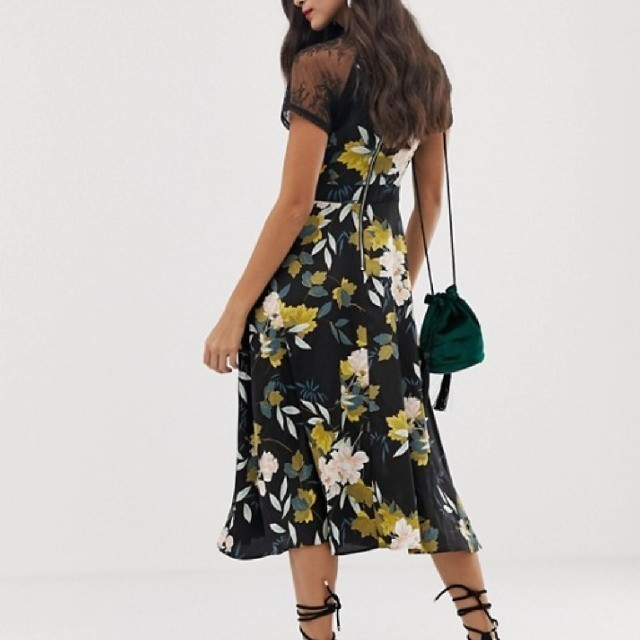 asos(エイソス)の*Liquorish*UK12 ラインレースフローラルワンピース☆ レディースのワンピース(ひざ丈ワンピース)の商品写真