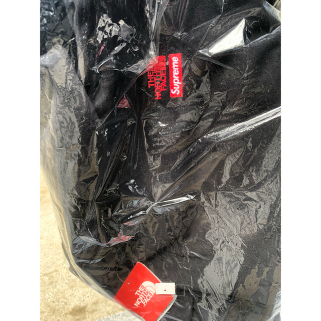 Supreme(シュプリーム)のSupreme TNF hoodie L メンズのトップス(パーカー)の商品写真