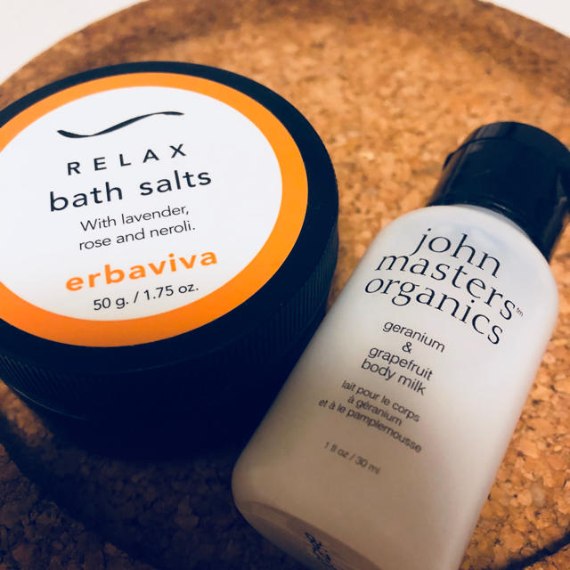 John Masters Organics(ジョンマスターオーガニック)のバスソルト&ボディミルク コスメ/美容のボディケア(入浴剤/バスソルト)の商品写真