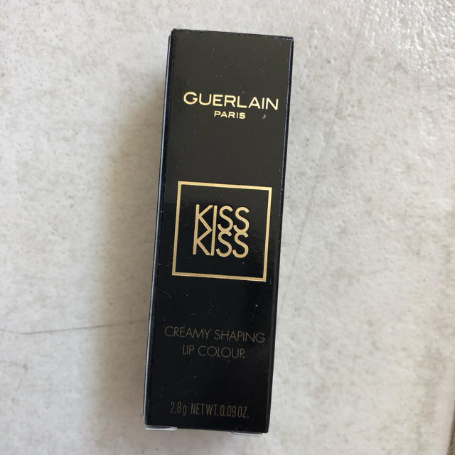 GEEGELLAN(ジーゲラン)のGUERLAIN  キスキス リップ 572 ゲラン　Z コスメ/美容のベースメイク/化粧品(口紅)の商品写真